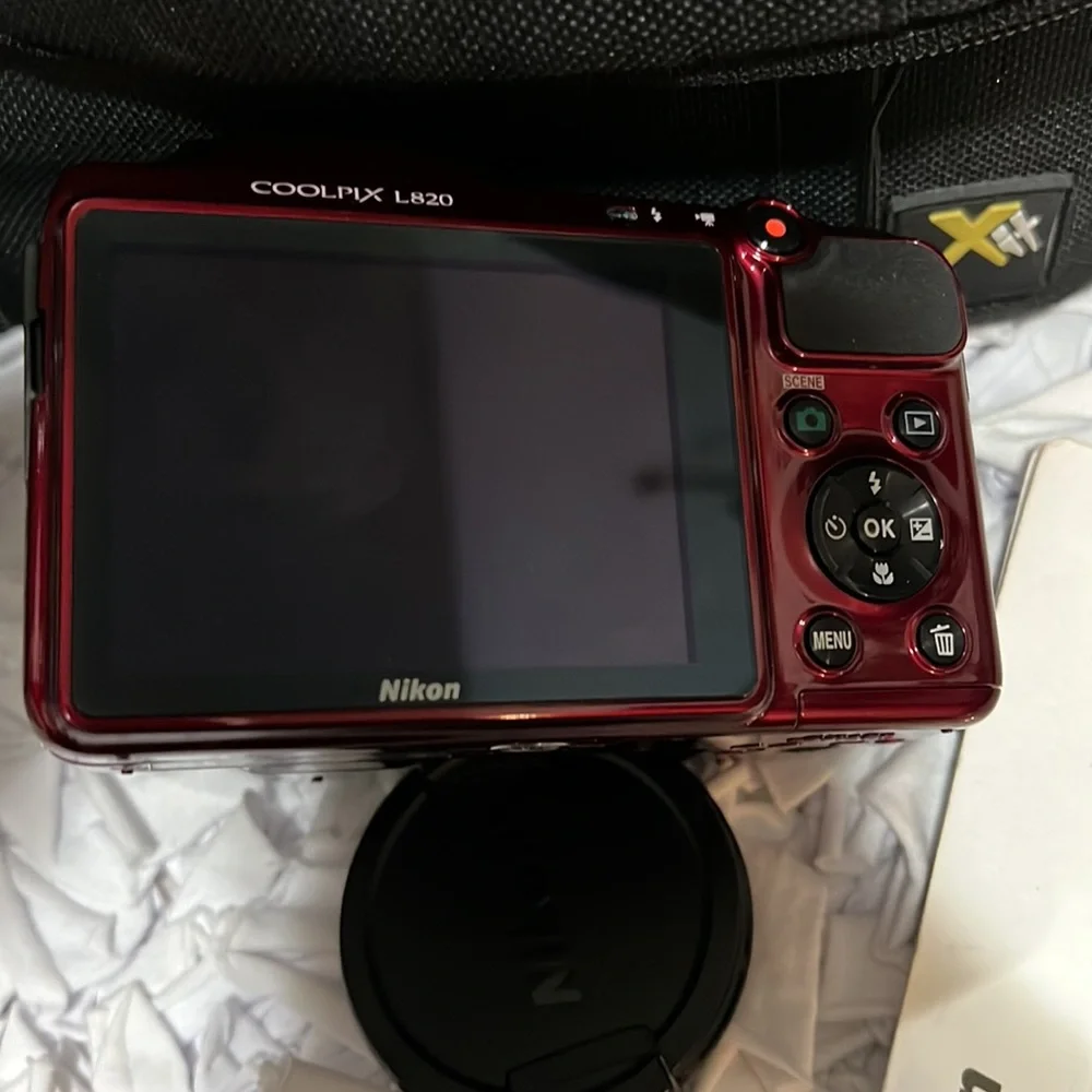 NIKON RED L820 **PREOWNED** Comes with full accessories!